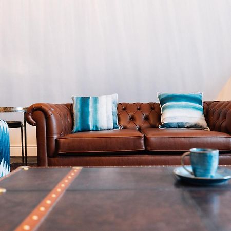 Bank Apartments Портръш Екстериор снимка