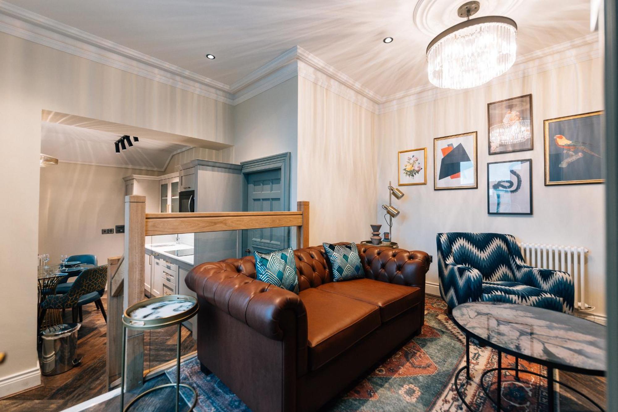 Bank Apartments Портръш Екстериор снимка