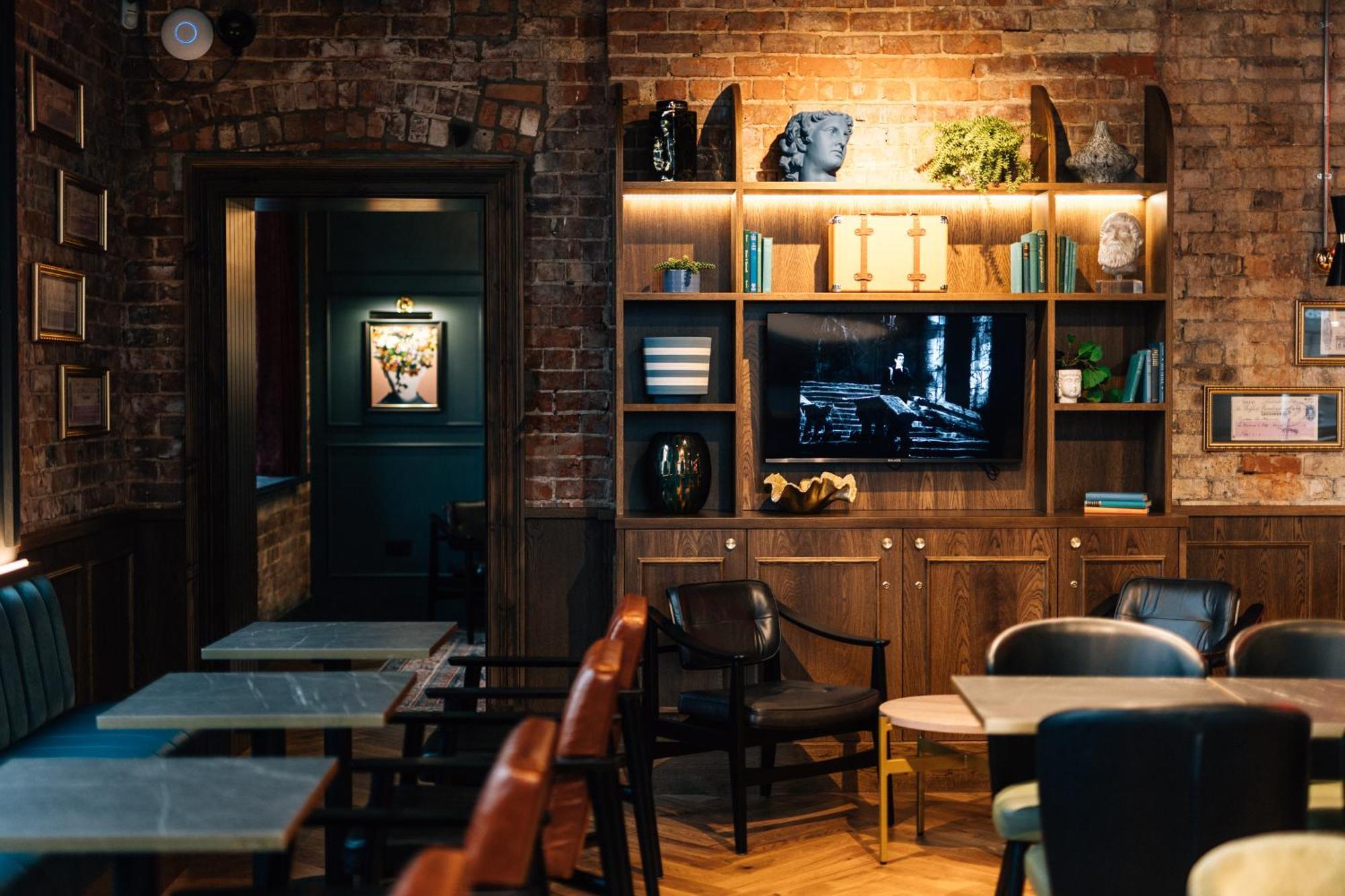 Bank Apartments Портръш Екстериор снимка