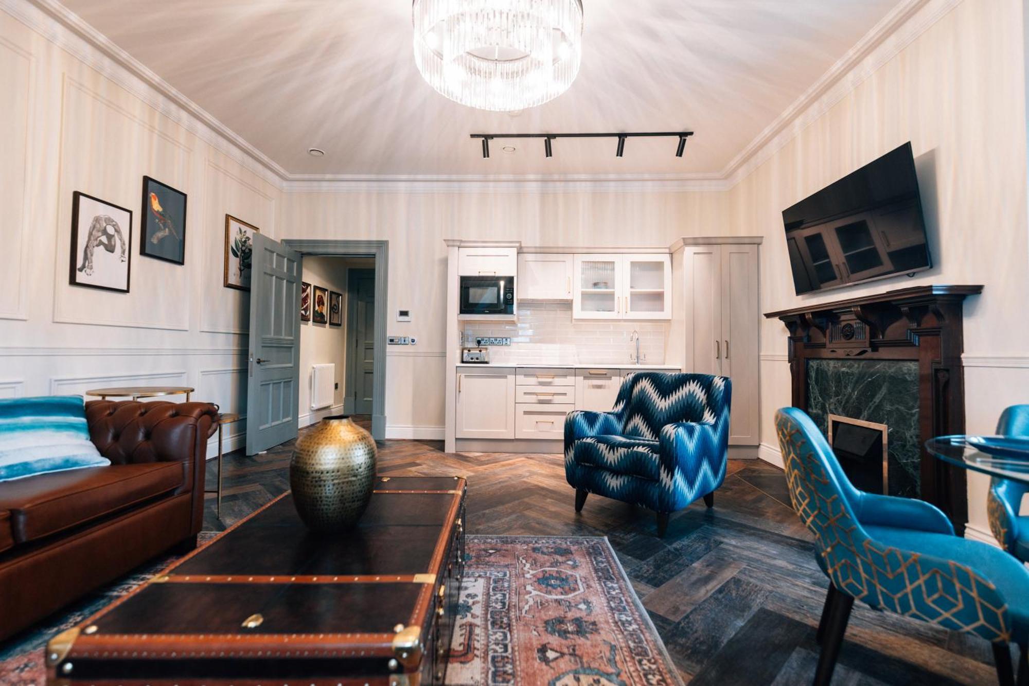 Bank Apartments Портръш Екстериор снимка